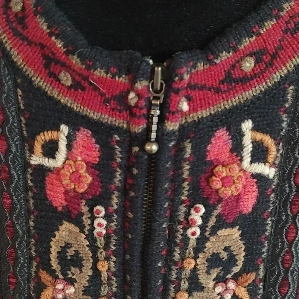 Islandic design jacket - Picture 3 of 4
